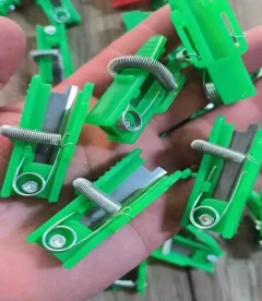 Taglierina da Dito per Giardinaggio – Cutter Preciso per Talee, Potature e Raccolta Foglie